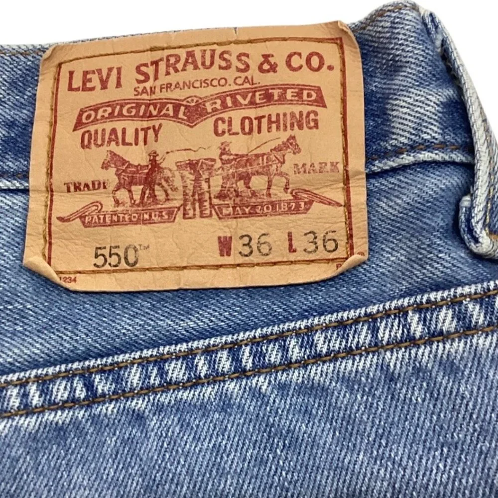Levi's 550 Relaxed Fit Light Wash Denim Jeans‎ Y2K Black Batwing Size W 36 L 36
